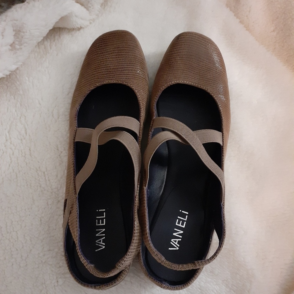 Vaneli balerina style wedges